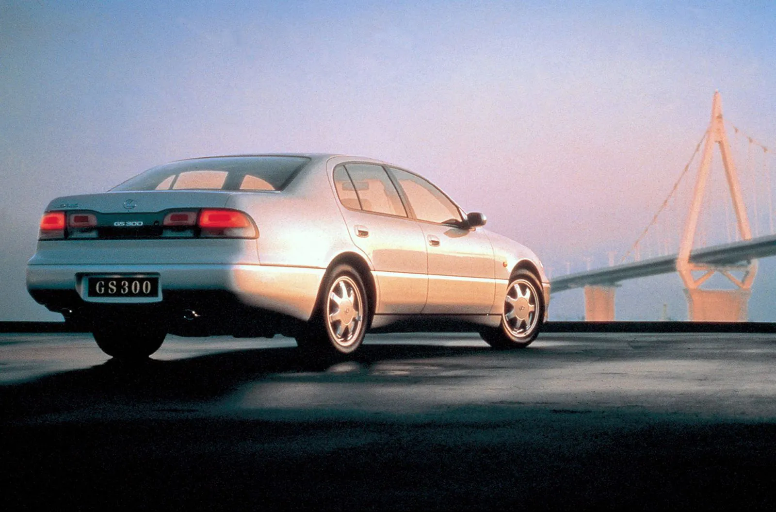 Lexus GS300: Istorija, evoliucija ir kodėl šis automobilis tapo klasika